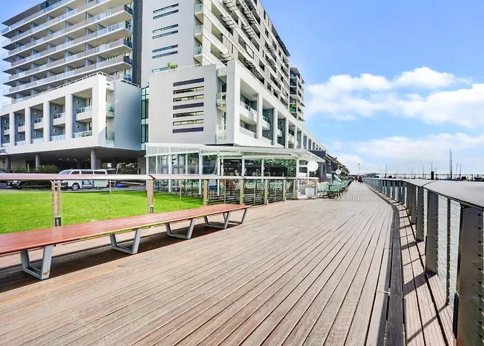 903 Harbour Lights With Ocean Views