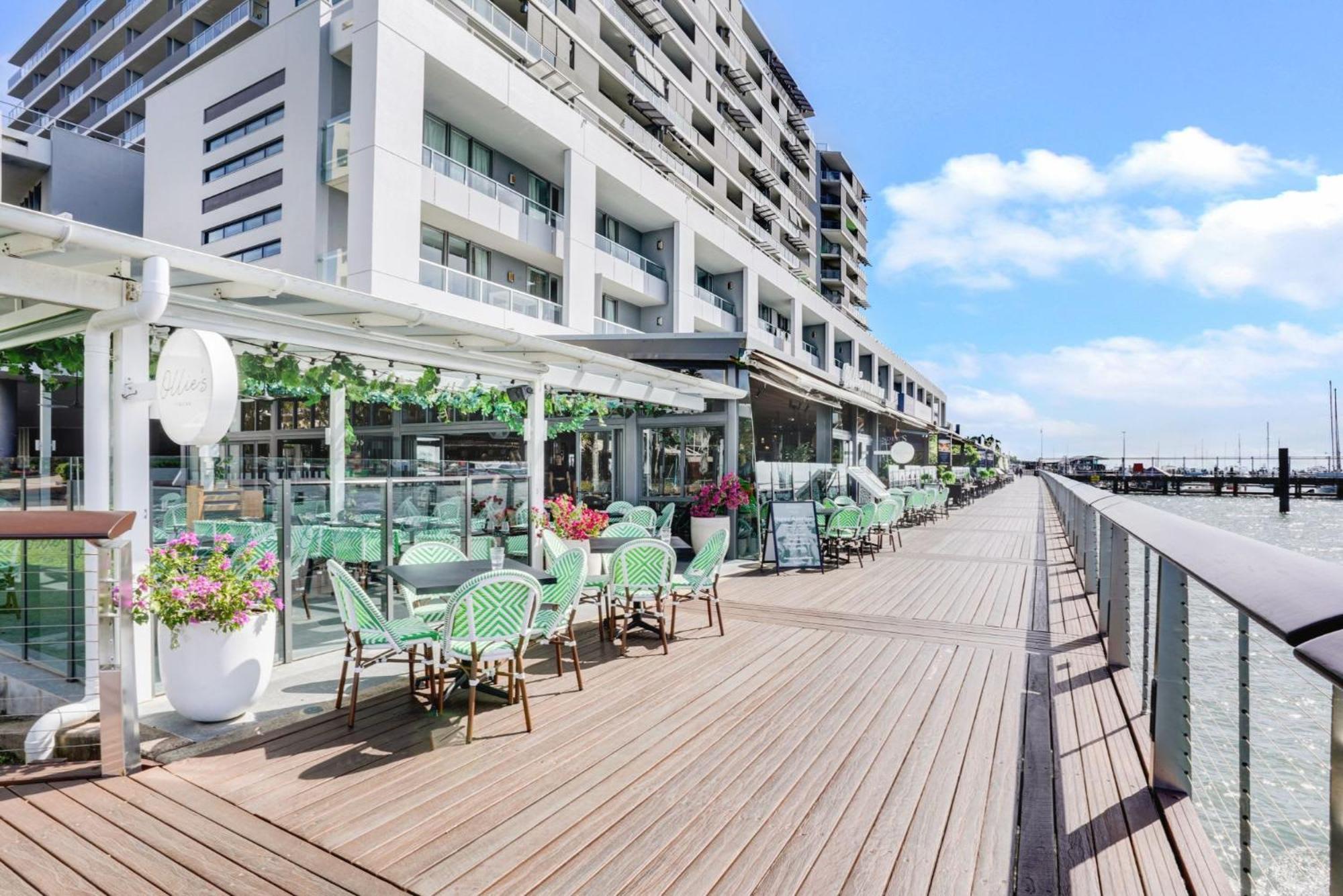 Apartment 903 Harbour Lights With Ocean Views